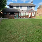 Molineux House 4 Bed With 2 Ensuite Bedrooms, Sleeps 7, Private Gated Parking, Spacious Garden, 5 Mins Walk From Broadgreen Train Station, Close To M62